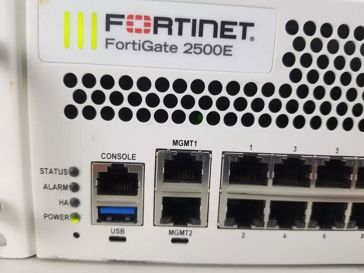 fortinet-fortigate-2500e-console-ports - firewall