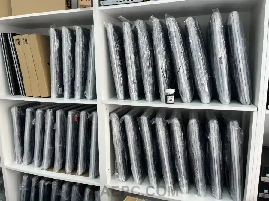 bulk-used-monitors-stock-uae - monitors-gallery